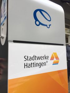 22kW an zwei Ladeplätzen liefert die erste barrierefreie Stromtankstelle Hattingens (Foto: RuhrkanalNEWS)